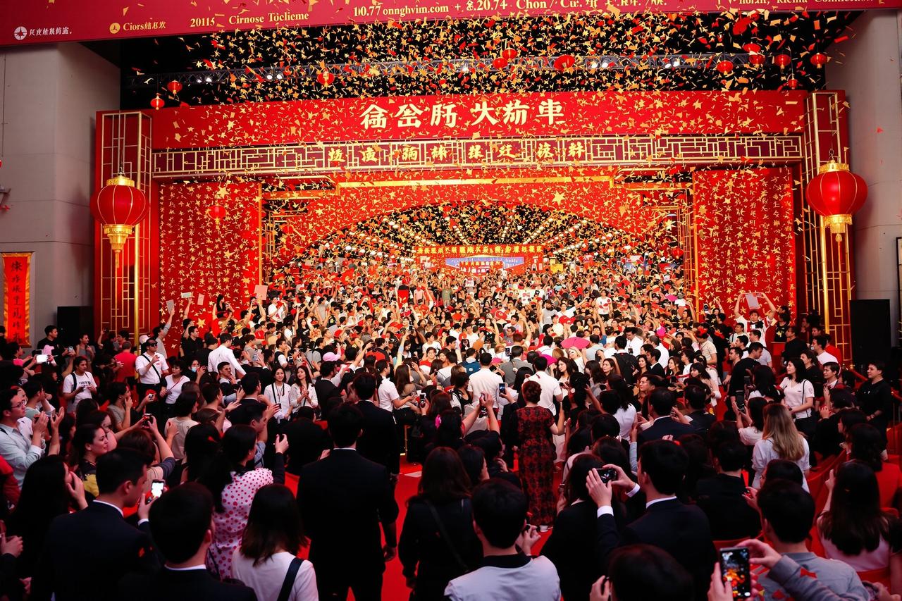 丫丫影视《星辰大海》票房突破30亿，创华语科幻新纪录